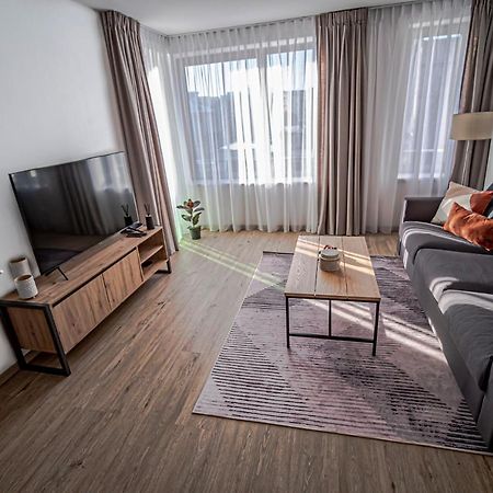 Grunt Apartments มลาดาโบเลสลัฟ ภายนอก รูปภาพ