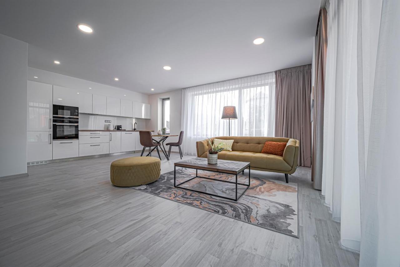 Grunt Apartments มลาดาโบเลสลัฟ ภายนอก รูปภาพ