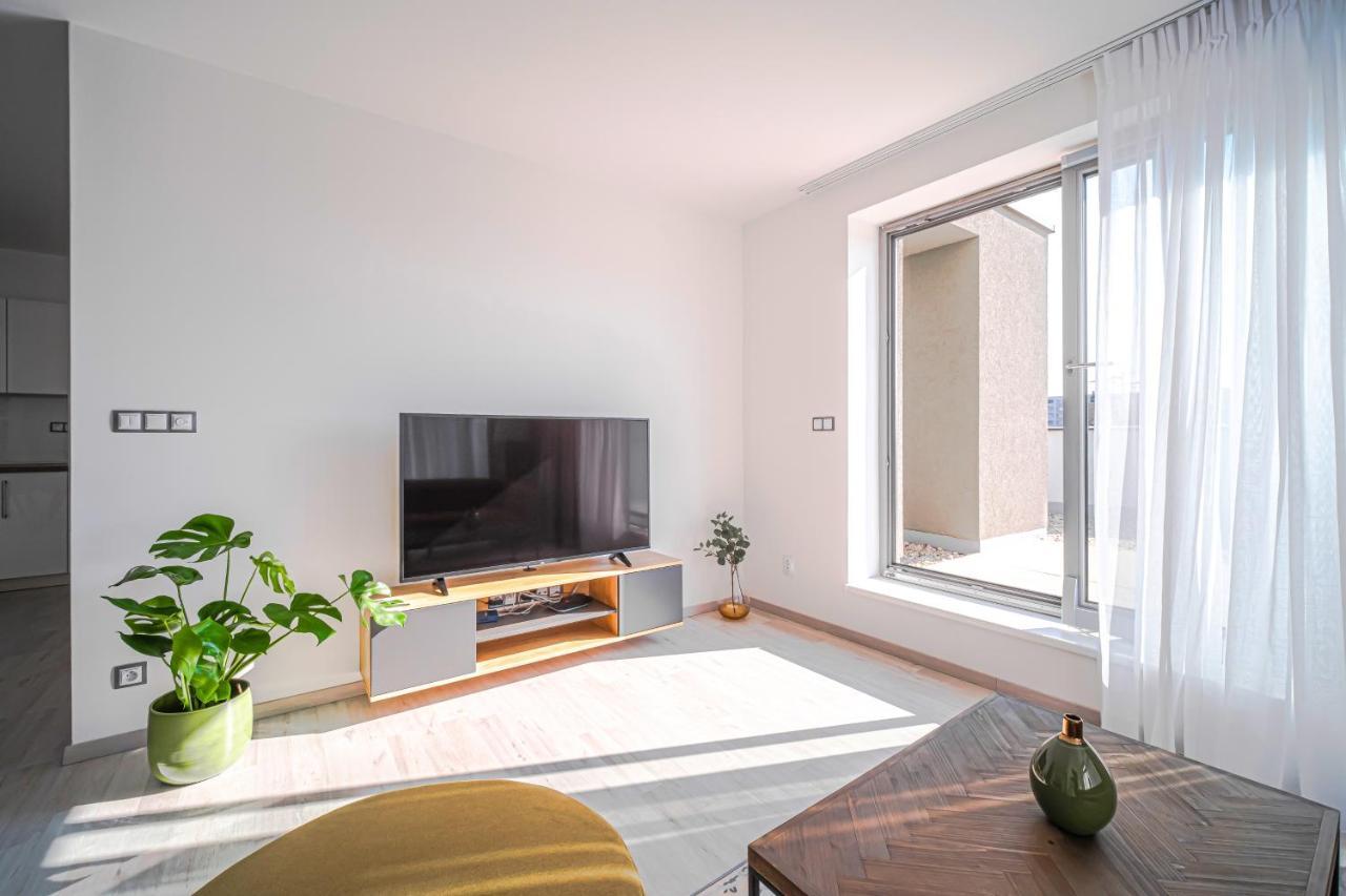 Grunt Apartments มลาดาโบเลสลัฟ ภายนอก รูปภาพ