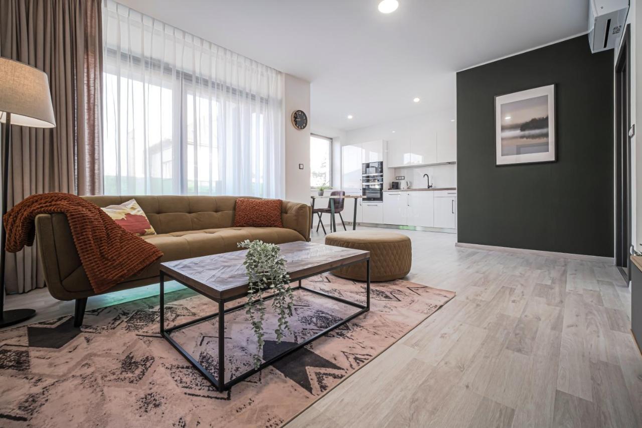 Grunt Apartments มลาดาโบเลสลัฟ ภายนอก รูปภาพ