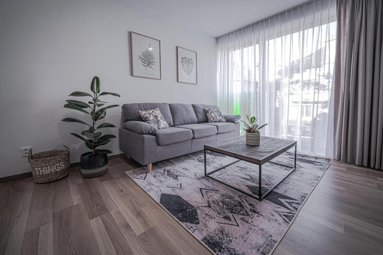 Grunt Apartments มลาดาโบเลสลัฟ ภายนอก รูปภาพ