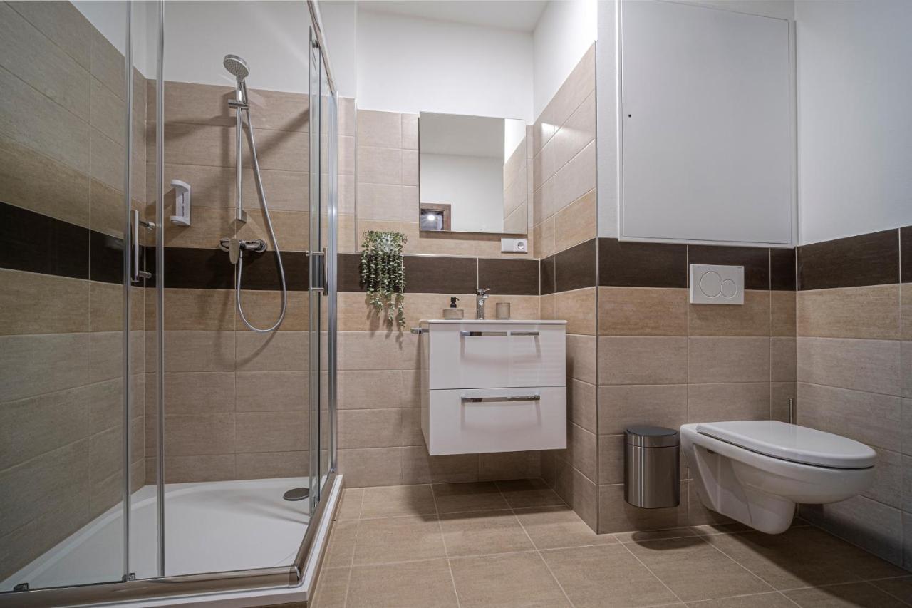 Grunt Apartments มลาดาโบเลสลัฟ ภายนอก รูปภาพ