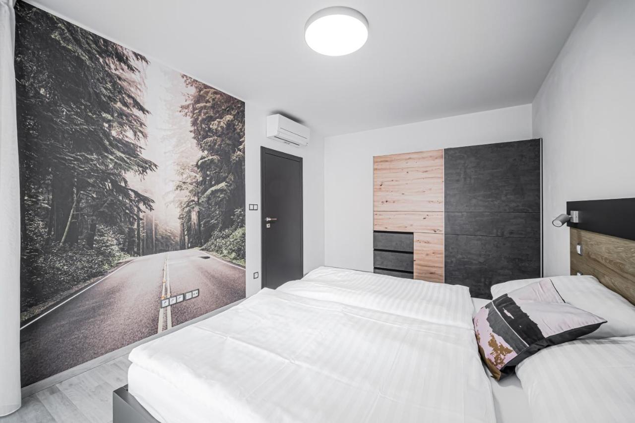 Grunt Apartments มลาดาโบเลสลัฟ ภายนอก รูปภาพ