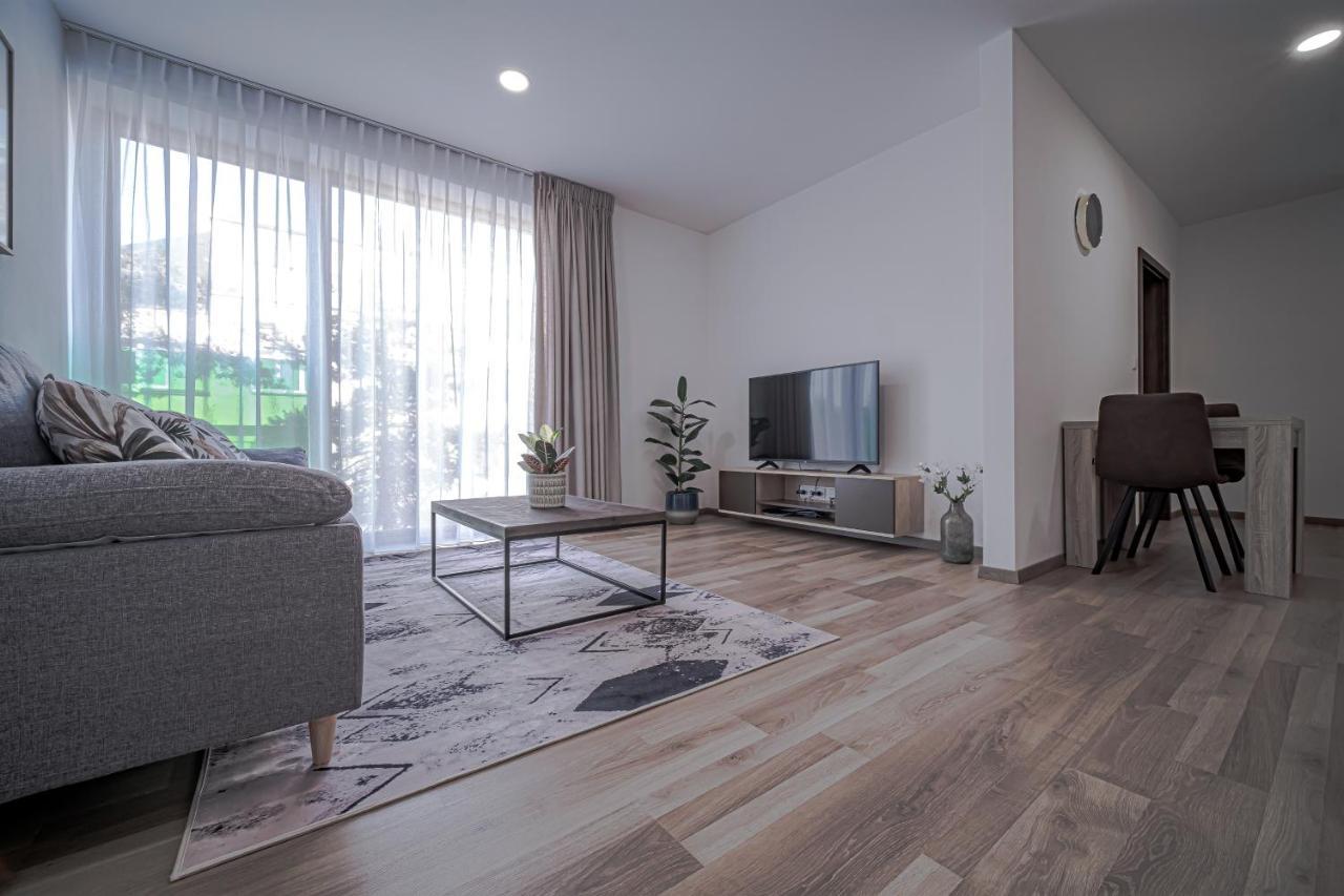 Grunt Apartments มลาดาโบเลสลัฟ ภายนอก รูปภาพ