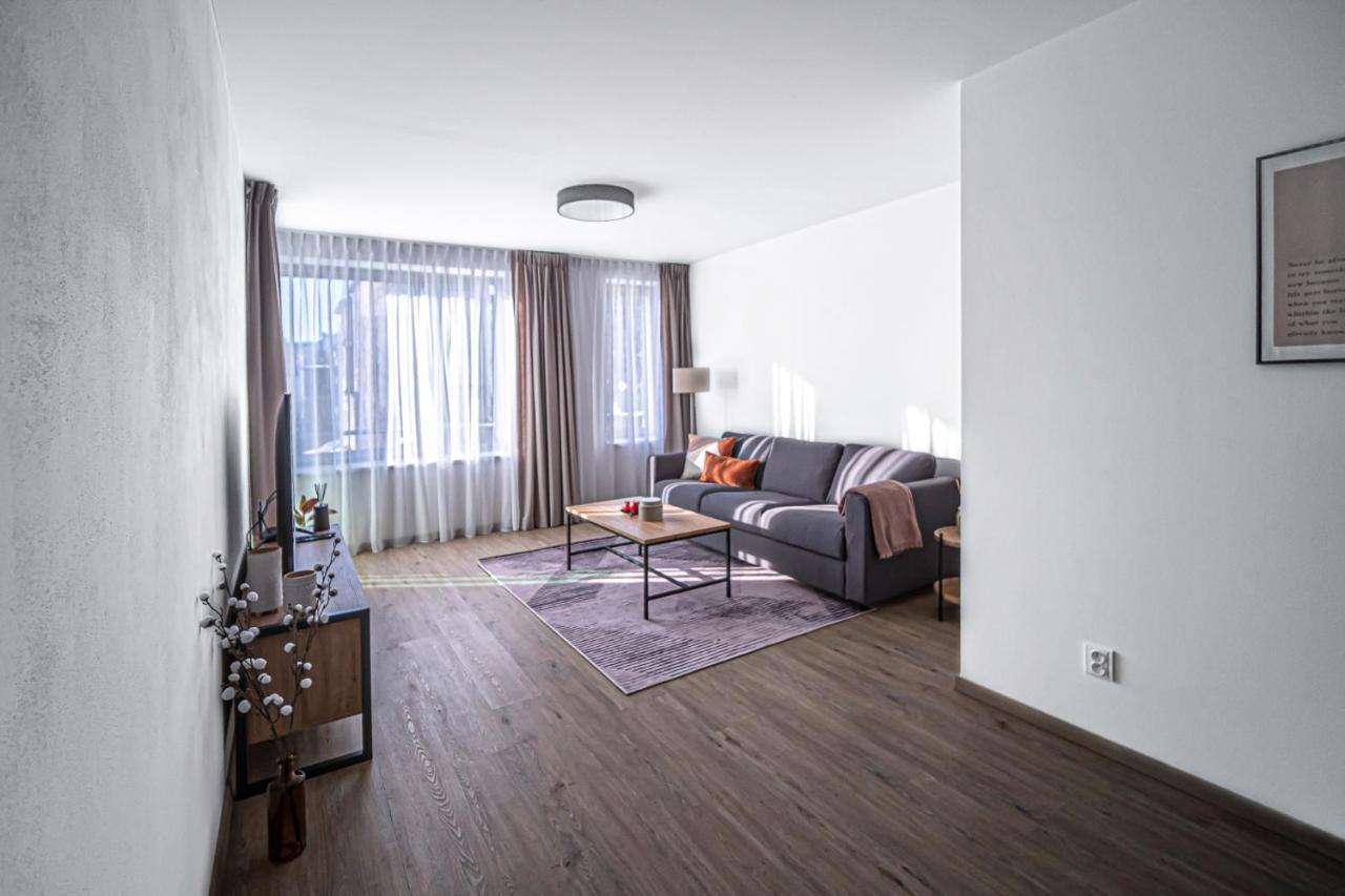 Grunt Apartments มลาดาโบเลสลัฟ ภายนอก รูปภาพ