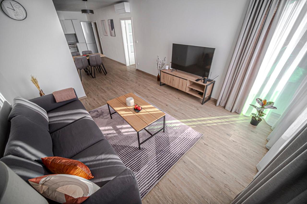 Grunt Apartments มลาดาโบเลสลัฟ ภายนอก รูปภาพ